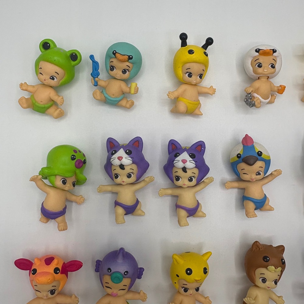 TWOSIES Moose Toys Mini Baby Figures Lot 30pc Multicolor Animal Costume Set GOOD - Picture 3 of 10